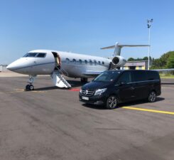 Private airport transfers Connecto Airport Taxis Taxi booking online Luxury airport transfers Group airport shuttle